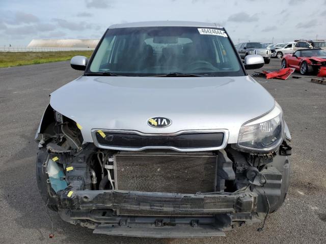 KNDJP3A54G7820983 - 2016 KIA SOUL + SILVER photo 5