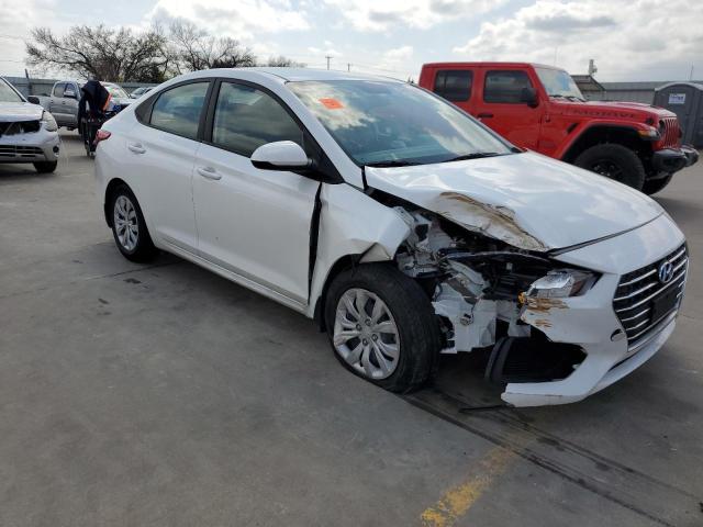 3KPC24A69NE155582 - 2022 HYUNDAI ACCENT SE WHITE photo 4