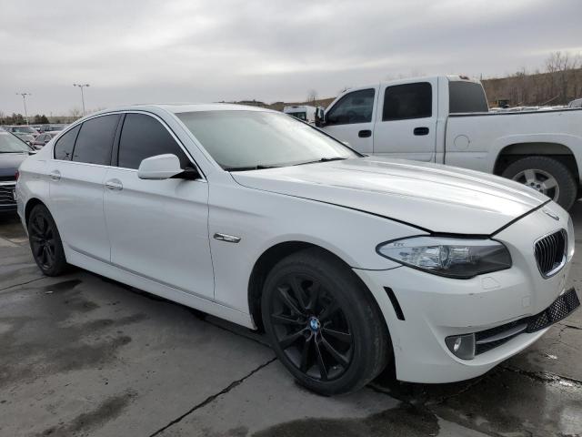 WBAXH5C55DD107956 - 2013 BMW 528 XI WHITE photo 4