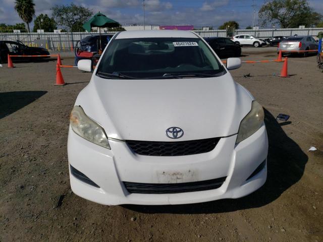 2T1KU40EX9C025975 - 2009 TOYOTA COROLLA MA WHITE photo 5