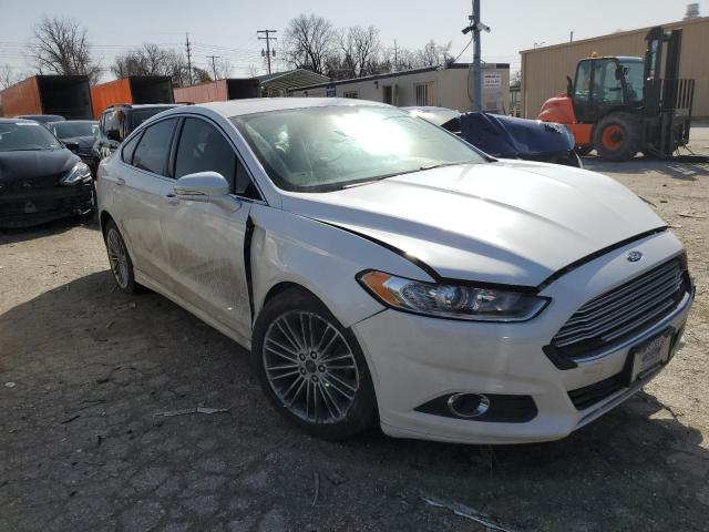 3FA6P0HD1GR113565 - 2016 FORD FUSION SE WHITE photo 4