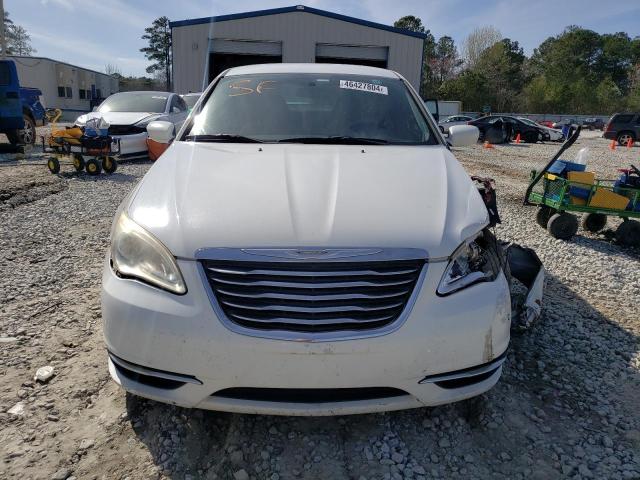 1C3CCBAB1CN201823 - 2012 CHRYSLER 200 LX WHITE photo 5