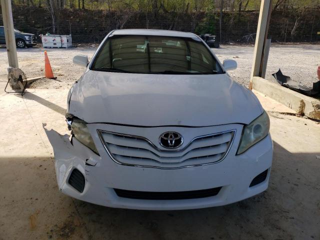 4T1BF3EK6BU604419 - 2011 TOYOTA CAMRY BASE WHITE photo 5