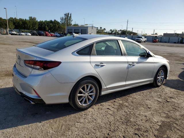 5NPE24AF9KH750979 - 2019 HYUNDAI SONATA SE SILVER photo 3