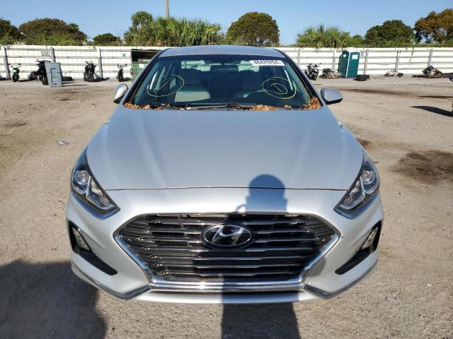 5NPE24AF9KH750979 - 2019 HYUNDAI SONATA SE SILVER photo 5