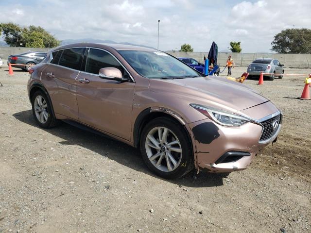 SJKCH5CP7HA032118 - 2017 INFINITI QX30 BASE GOLD photo 4