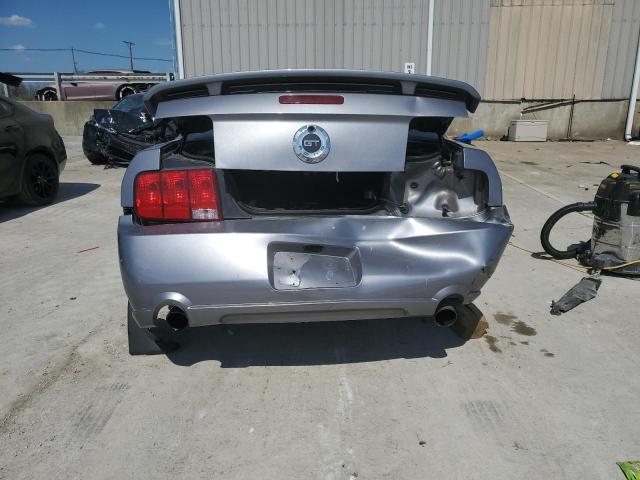 1ZVHT82HX65210559 - 2006 FORD MUSTANG GT GRAY photo 6