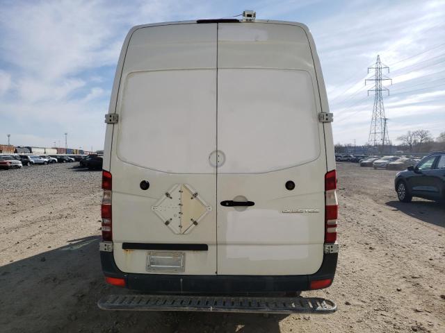 WD3PE8DE6E5900703 - 2014 MERCEDES-BENZ SPRINTER 2500 WHITE photo 6