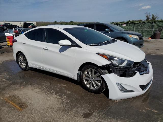 5NPDH4AE7FH611022 - 2015 HYUNDAI ELANTRA SE WHITE photo 4