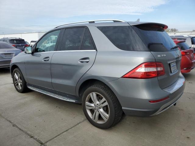 4JGDA5HBXDA202454 - 2013 MERCEDES-BENZ ML 350 4MATIC GRAY photo 2