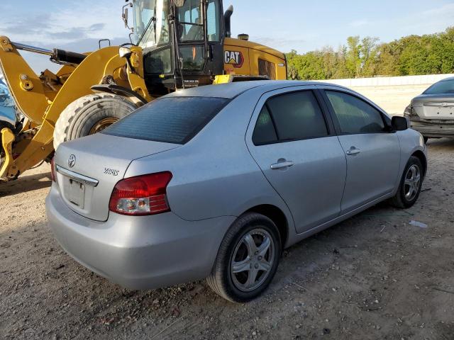 JTDBT903X94060436 - 2009 TOYOTA YARIS SILVER photo 3