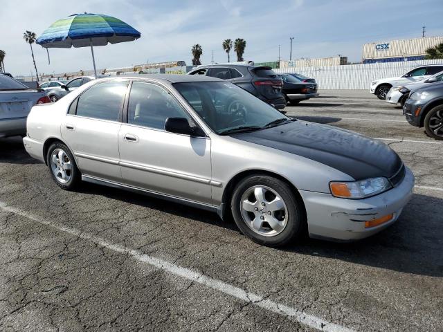 1HGCD5688TA107499 - 1996 HONDA ACCORD DX 25TH ANNIVERSARY GRAY photo 4