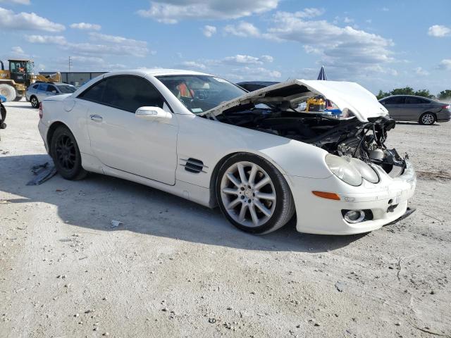 WDBSK71F17F121480 - 2007 MERCEDES-BENZ SL 550 WHITE photo 4