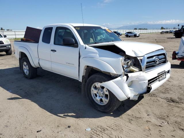 5TETU62N48Z561634 - 2008 TOYOTA TACOMA PRERUNNER ACCESS CAB WHITE photo 4