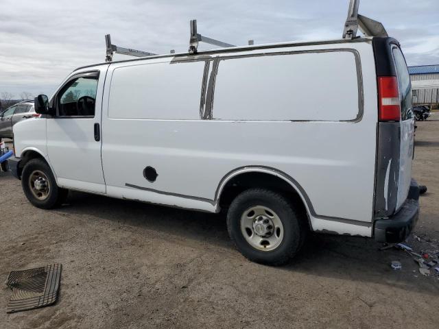 1GCZGFDAXA1164621 - 2010 CHEVROLET EXPRESS G2 WHITE photo 2