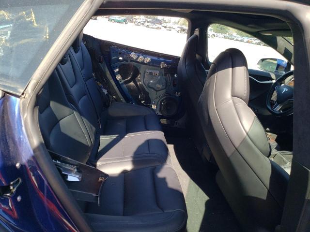 5YJSA1E21HF216684 - 2017 TESLA MODEL S ლურჯი ფოტო 10