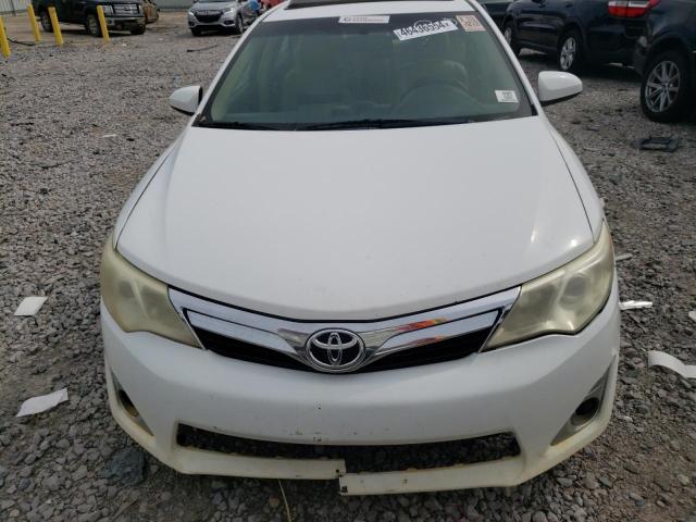 4T1BF1FK9EU801866 - 2014 TOYOTA CAMRY L WHITE photo 5