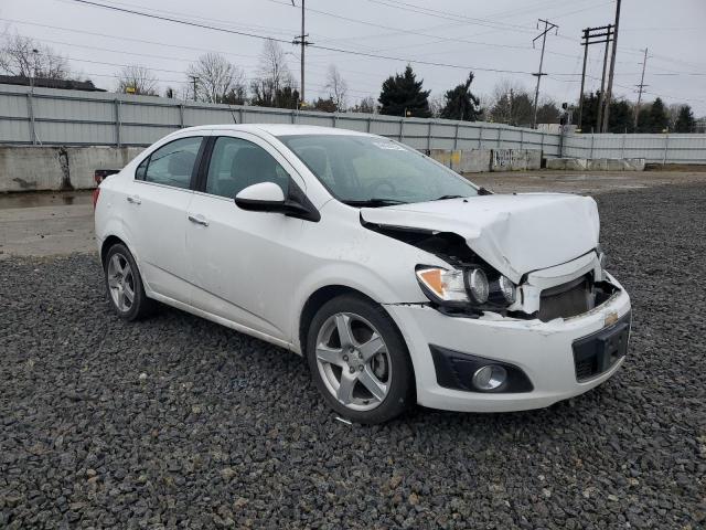 1G1JE5SB3G4148723 - 2016 CHEVROLET SONIC LTZ WHITE photo 4