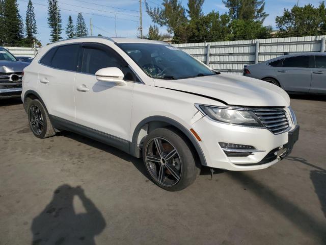 5LMCJ2C99HUL14436 - 2017 LINCOLN MKC SELECT WHITE photo 4