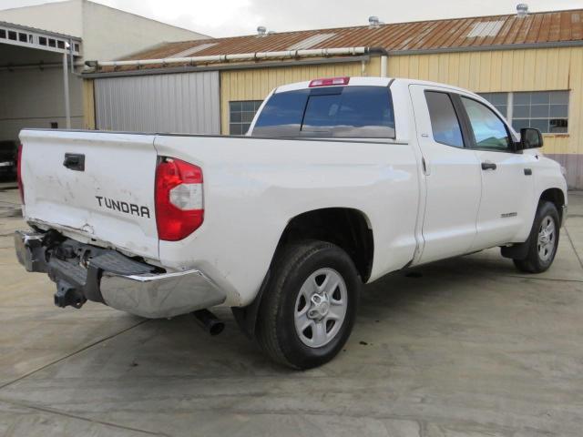 5TFRY5F1XKX249283 - 2019 TOYOTA TUNDRA DOUBLE CAB SR/SR5 WHITE photo 4