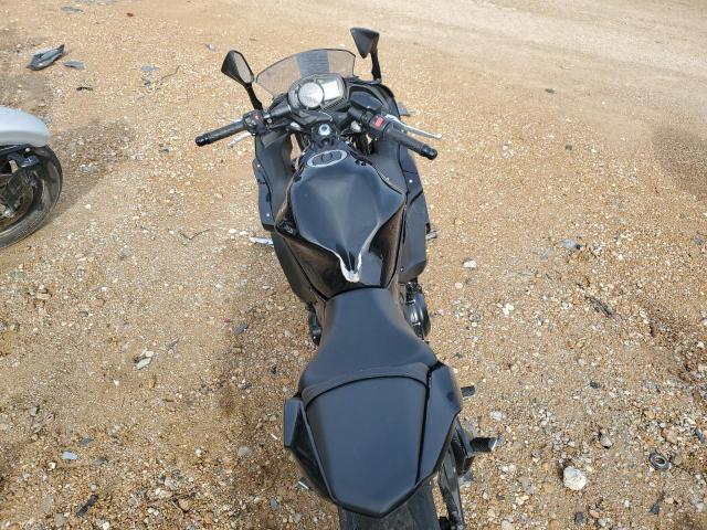 JKAEXEJ19KDA03770 - 2019 KAWASAKI EX650 J BLACK photo 6