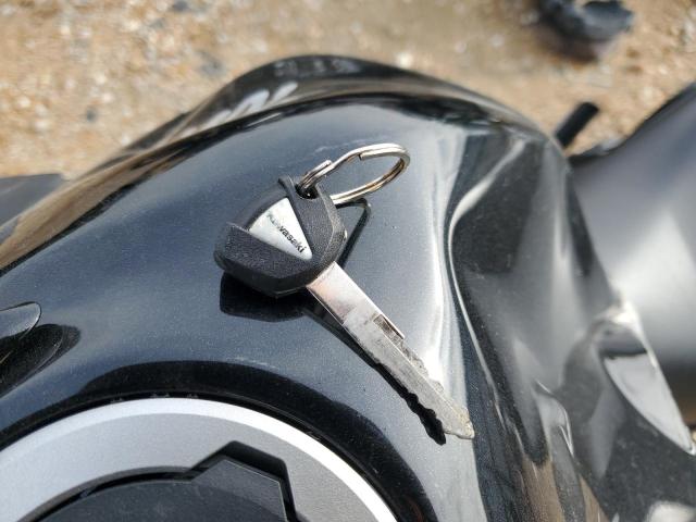 JKAEXEJ19KDA03770 - 2019 KAWASAKI EX650 J შავი ფოტო 8