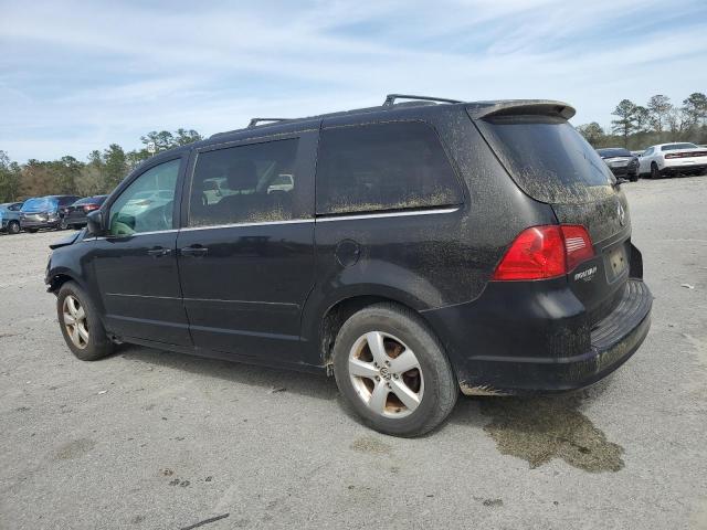 2V4RW3DG9BR622092 - 2011 VOLKSWAGEN ROUTAN SE BLACK photo 2