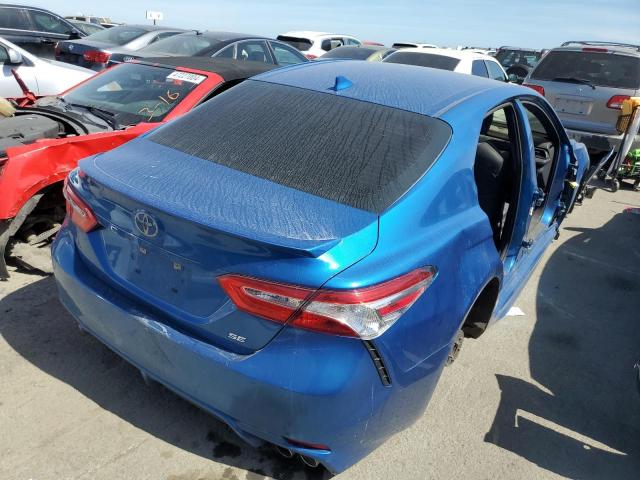 4T1G11AK9LU352634 - 2020 TOYOTA CAMRY SE BLUE photo 3