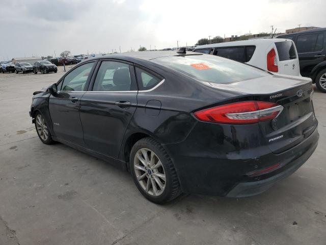 3FA6P0LU8KR120075 - 2019 FORD FUSION SE BLACK photo 2