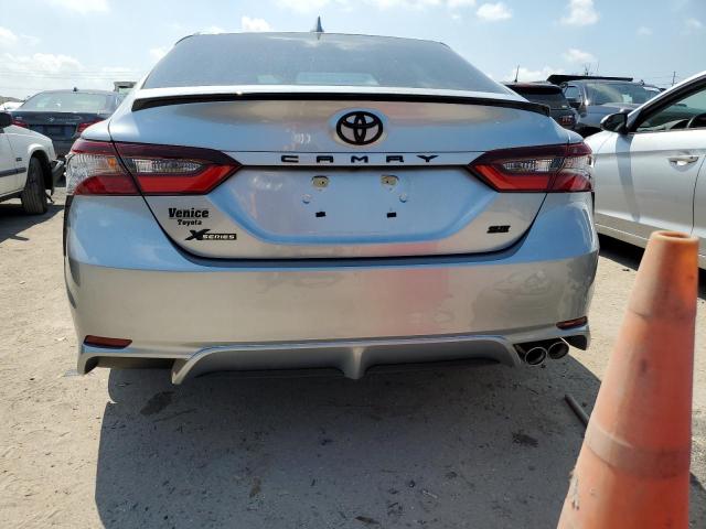 4T1G11AK2PU747681 - 2023 TOYOTA CAMRY SE NIGHT SHADE SILVER photo 6