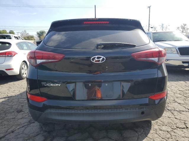 KM8J23A40HU374464 - 2017 HYUNDAI TUCSON SE BLACK photo 6