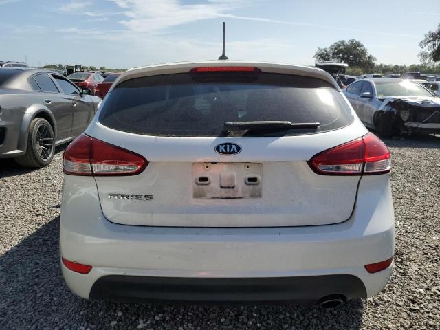 KNAFX5A85G5494728 - 2016 KIA FORTE EX WHITE photo 6