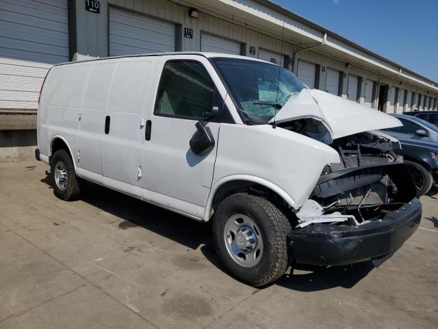 1GCWGAFF0G1162299 - 2016 CHEVROLET EXPRESS G2 WHITE photo 4