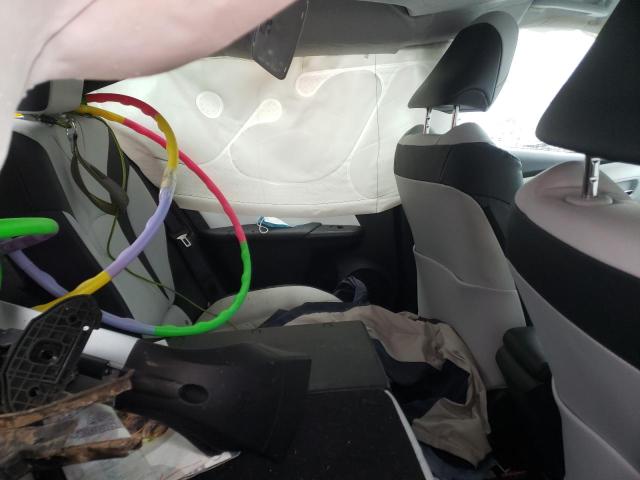 JTDKARFP7K3110835 - 2019 TOYOTA PRIUS PRIM 白色 照片 10