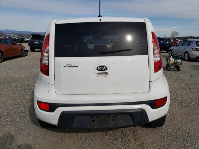 KNDJT2A65D7753580 - 2013 KIA SOUL + WHITE photo 6