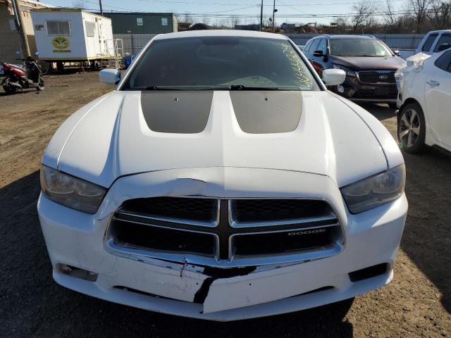 2B3CL3CG0BH608115 - 2011 DODGE CHARGER WHITE photo 5