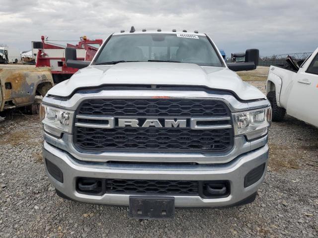 3C63RRGL5NG114027 - 2022 RAM 3500 TRADESMAN WHITE photo 5