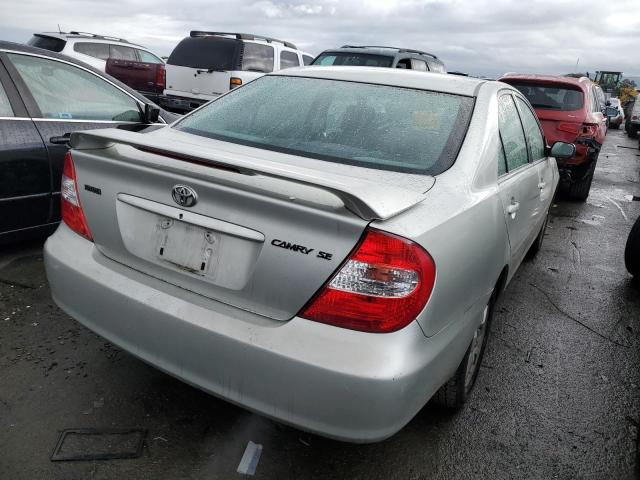 JTDBE32K920129304 - 2002 TOYOTA CAMRY LE SILVER photo 3