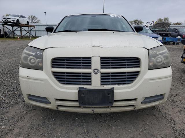 2D4FV48V15H618274 - 2005 DODGE MAGNUM SXT CREAM photo 5