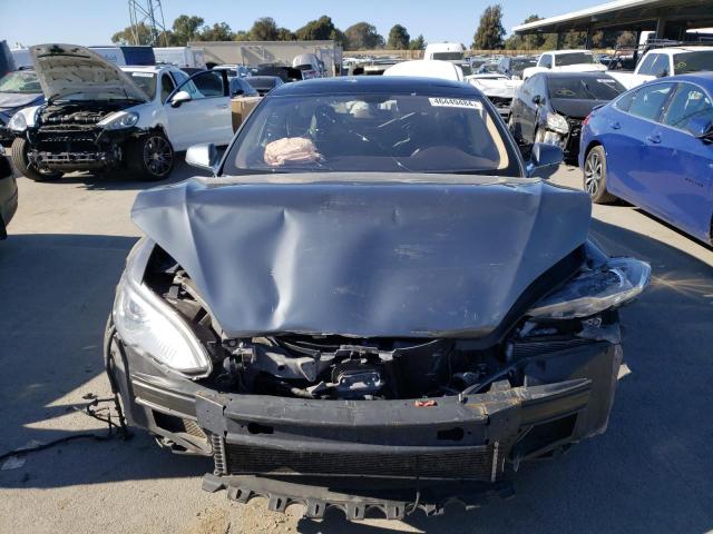 5YJSA1AG8DFP08995 - 2013 TESLA MODEL S ნაცრისფერი ფოტო 5