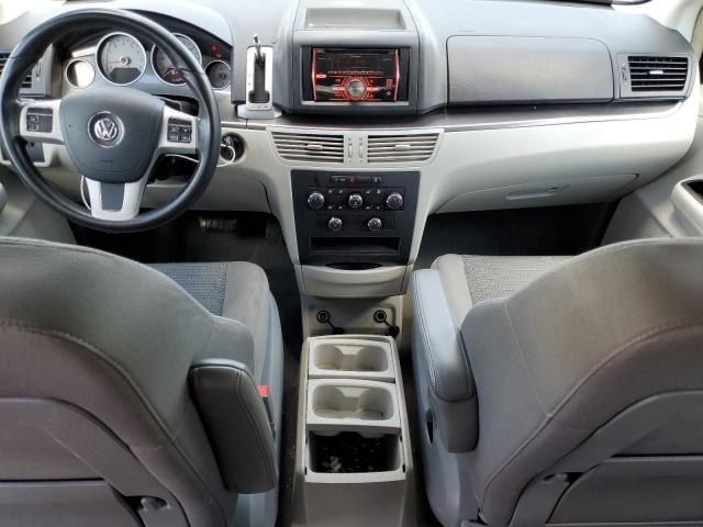 2V4RW4DG1BR717865 - 2011 VOLKSWAGEN ROUTAN S SILVER photo 8