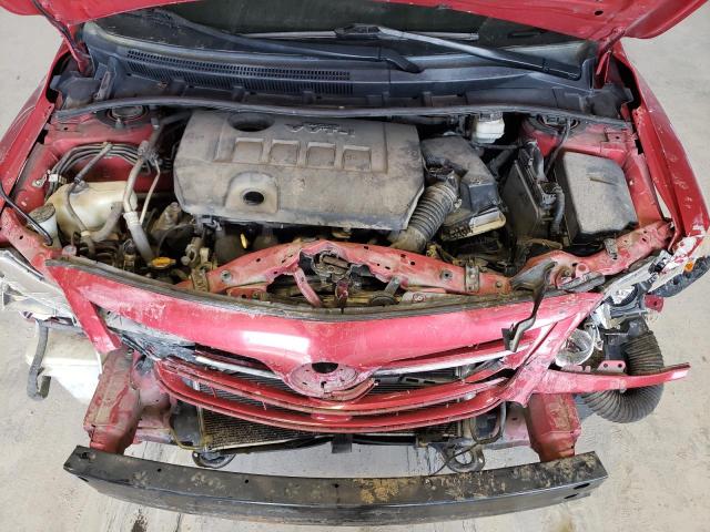 2T1BU4EE5DC056133 - 2013 TOYOTA COROLLA BASE RED photo 11