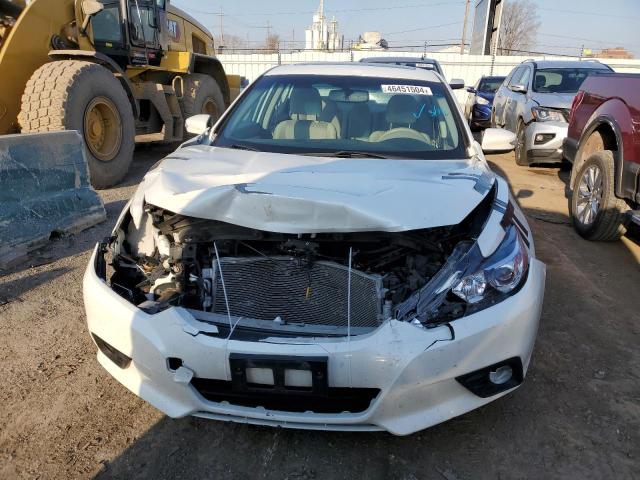 1N4AL3AP4HC154249 - 2017 NISSAN ALTIMA 2.5 WHITE photo 5