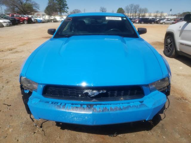 1ZVBP8AN9A5173613 - 2010 FORD MUSTANG BLUE photo 5