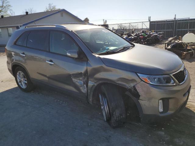 5XYKT3A6XFG557117 - 2015 KIA SORENTO LX GRAY photo 4