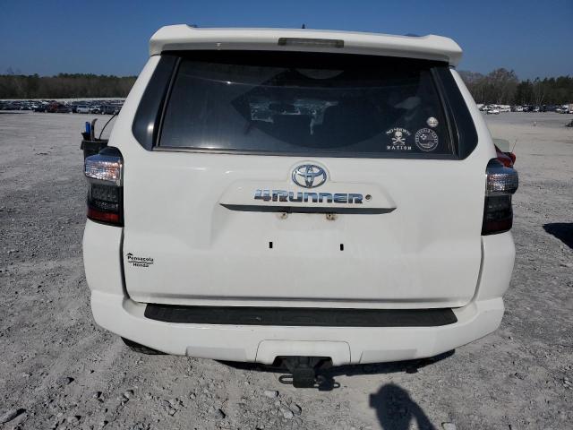 JTEZU5JR2H5154385 - 2017 TOYOTA 4RUNNER SR5 WHITE photo 6