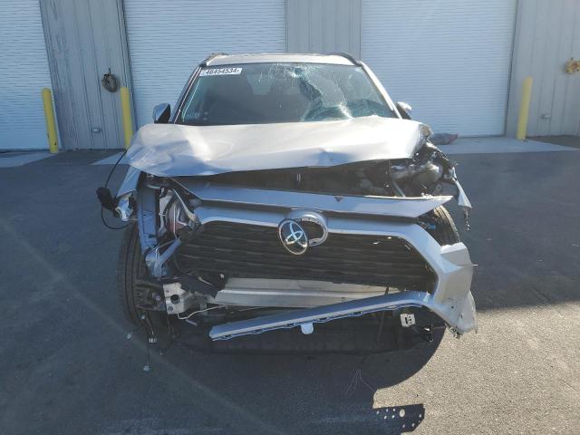 2T3P1RFV8NC298787 - 2022 TOYOTA RAV4 XLE SILVER photo 5