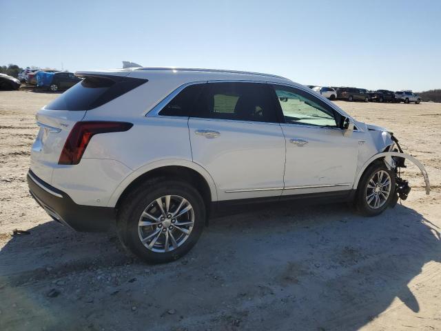 1GYKNDR40MZ152606 - 2021 CADILLAC XT5 PREMIUM LUXURY WHITE photo 3