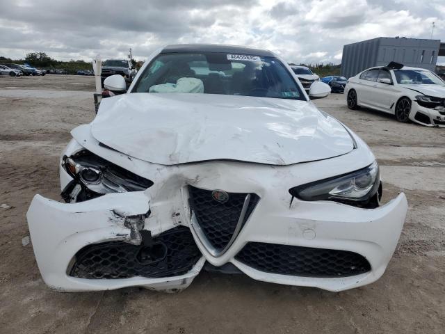 ZARFAEDN3H7553549 - 2017 ALFA ROMEO GIULIA Q4 白色 照片 5