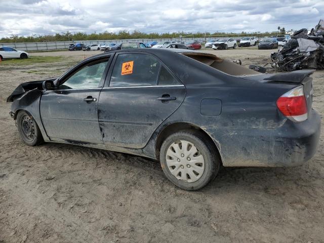 4T1BE32K45U388212 - 2005 TOYOTA CAMRY LE CHARCOAL photo 2